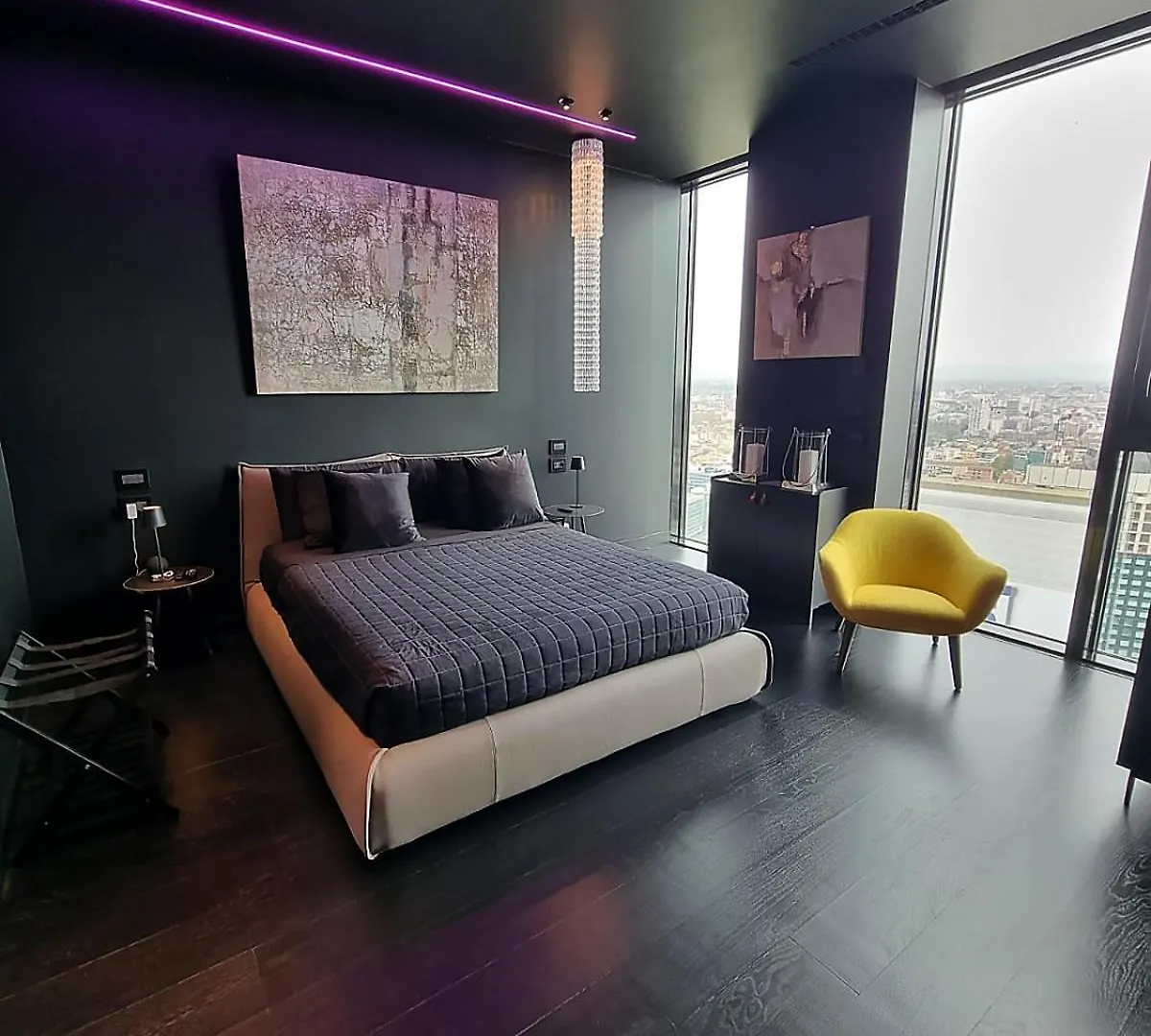Skyline Solaria Milano Hotel 0*, Milan
